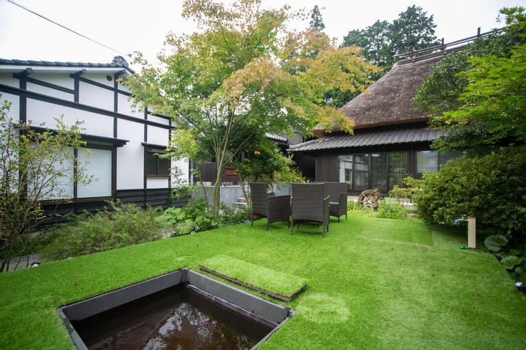 Exterior 4