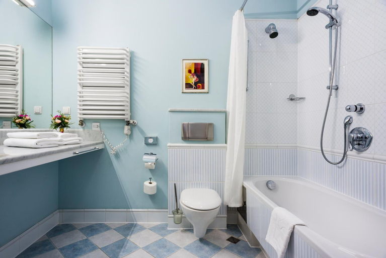 Bathroom 5, Hotel Maltanski, Kraków City