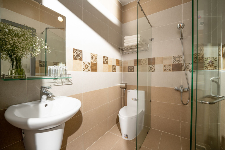 Bathroom 3, RAON Central Hotel, Đà Lạt