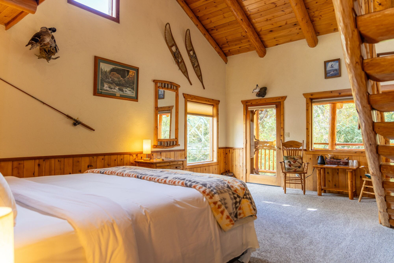 Bedroom 2, The Lindsay Lodge & Restaurant, Jackson