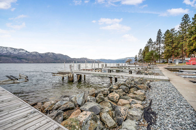 Others 4, Secluded Cabin on Lake Okanagan, Central Okanagan