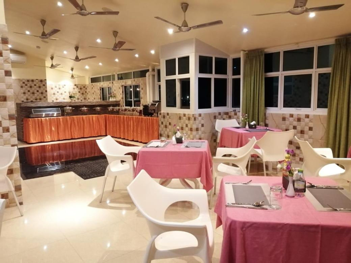 Food & Drinks 5, The Grand View, Malé