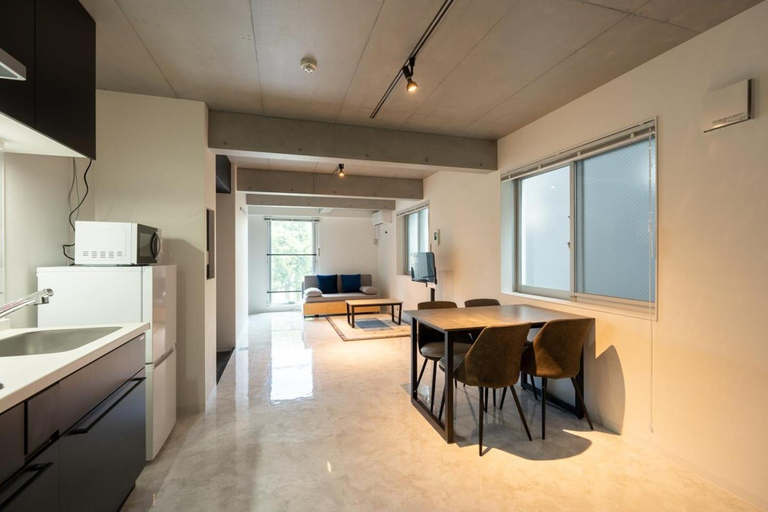 Others 5, LUXE Minami Aoyama, Minato