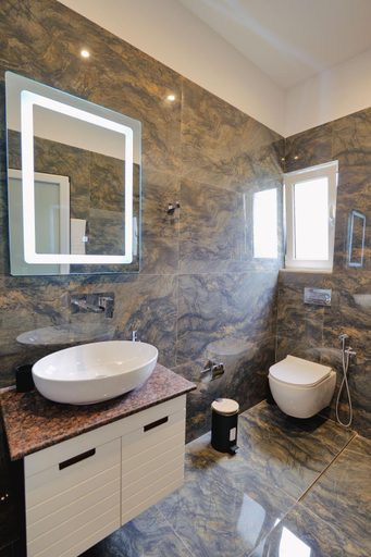 Bathroom 3, Casa Del Mar, Sarandës