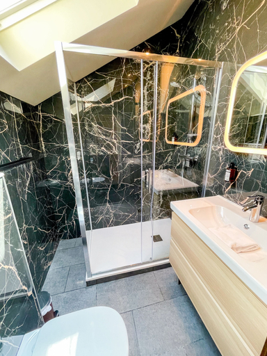 Bathroom 4, La Collégiale - Etablissement de charme, Loir-et-Cher