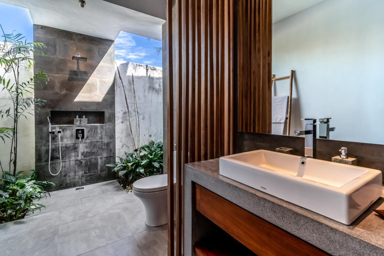 Bathroom 5, Villa Leaf by BaliSuperHost, Denpasar