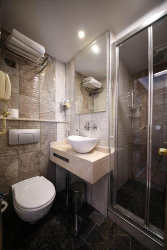Bathroom 5, Park Star Hotel Taksim, Beyoğlu
