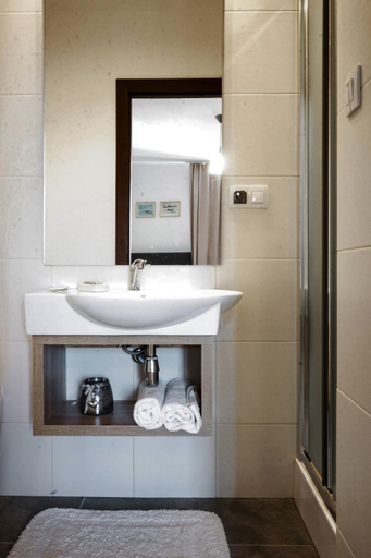 Bathroom, Wysowa Dwor, Gorlice