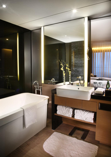 Bathroom 7