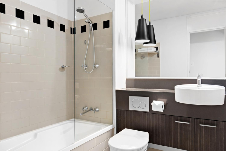 Bathroom 18