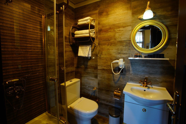 Bathroom 3, Tahir Aga Konagi Hotel, Merkez