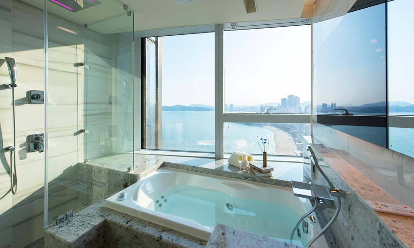 Bathroom 4, [Agoda Pick] LCT Residence Y collection, Haeundae