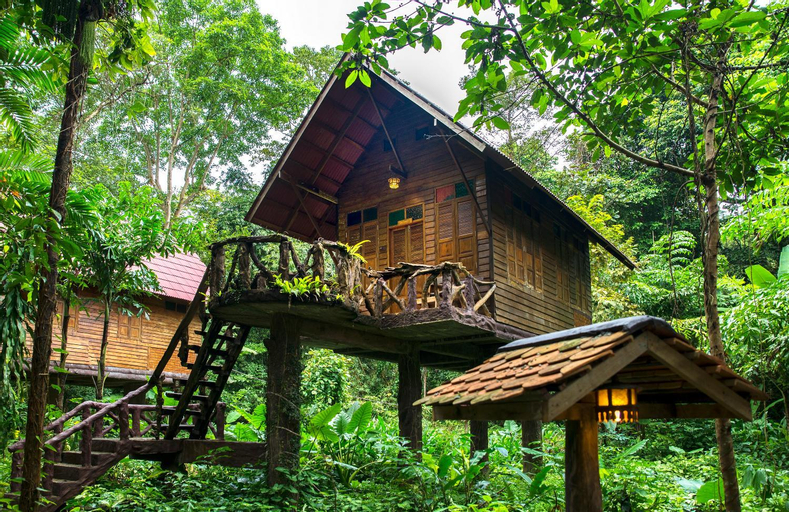 Exterior 9