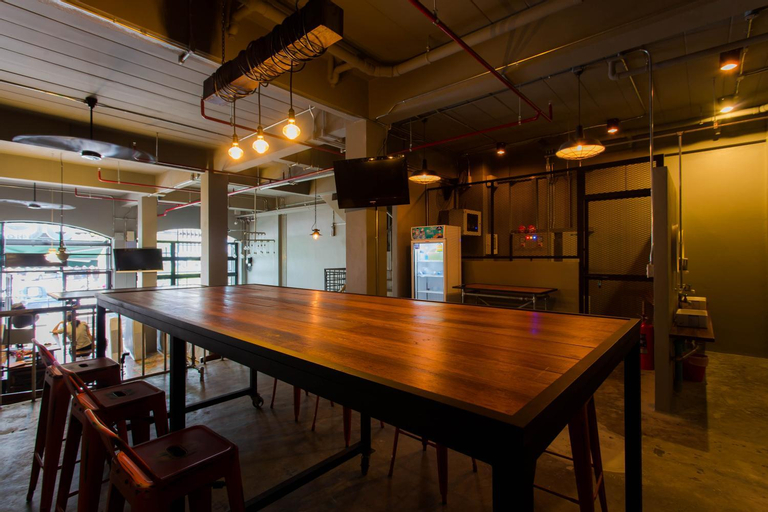 Food & Drinks, bloo Hostel, Phuket Island