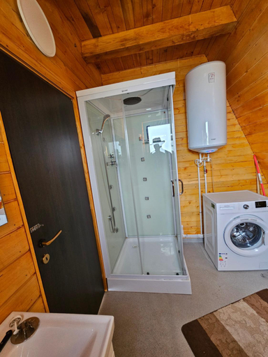 Bathroom 2, Cabana Corbilor The Raven's Hut, Cozanesti