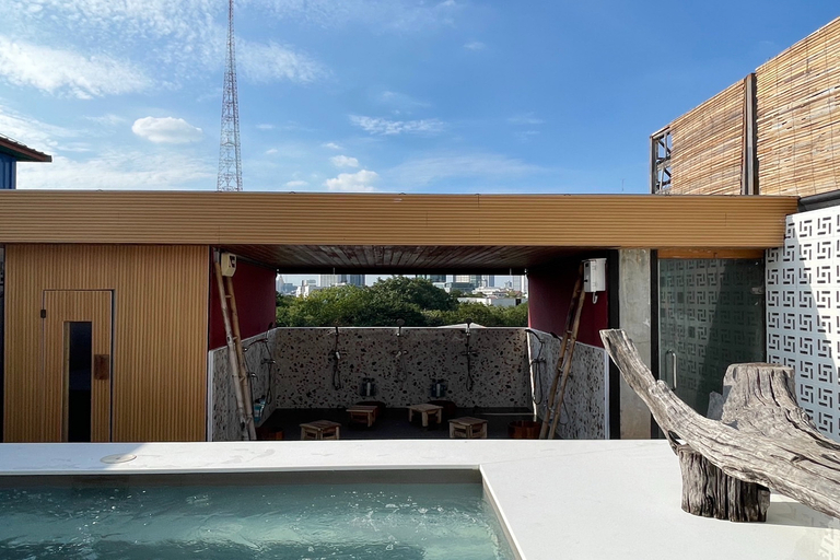 Sport & Beauty 2, Blu Cabin Ari Stylish Gay Poshtel, Phaya Thai