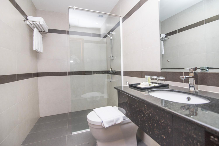 Bathroom 9