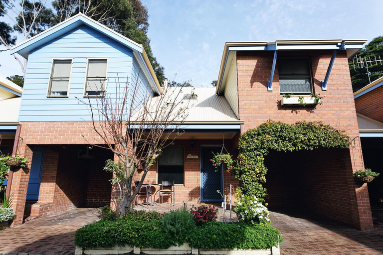 Exterior 11