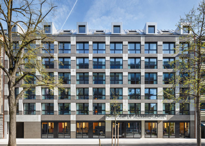Exterior & Views 13