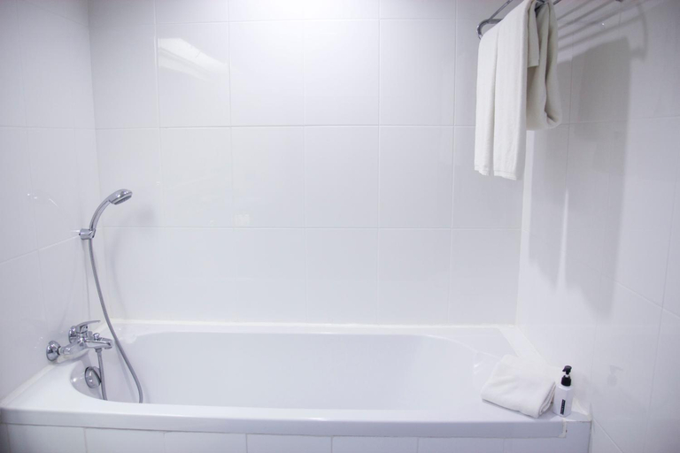 Bathroom 4, Aekpailin River Kwai Resort, Muang Kanchanaburi