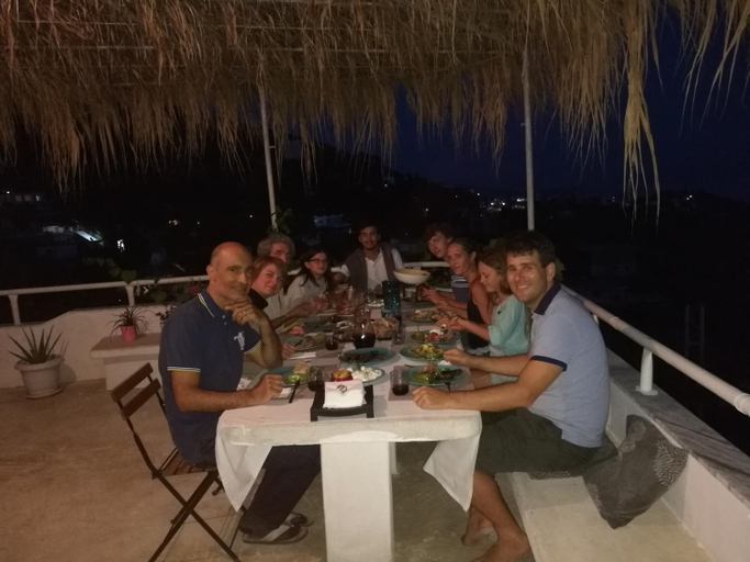 Others 4, Piqeras Relax Guest House, Sarandës