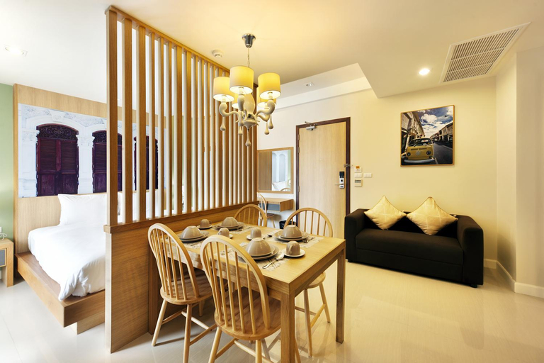 Dining Room 11