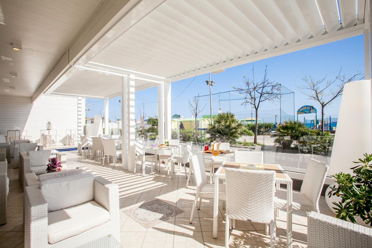 Food & Drinks 5, Alexandra B&B & Brunch -Beach Front Parking Included, Rimini