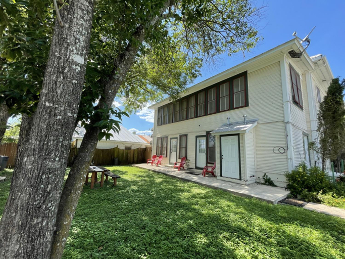 Others 4, Carriage Inn - Utopia Suite 4, Bandera