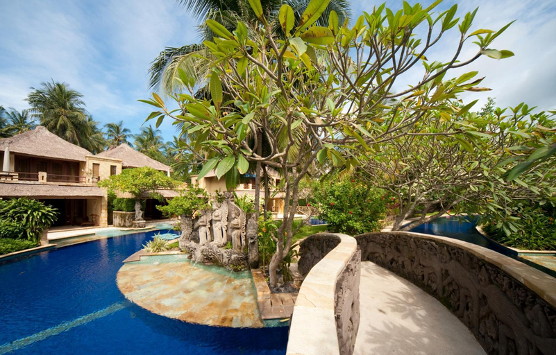Swimming Pool 13