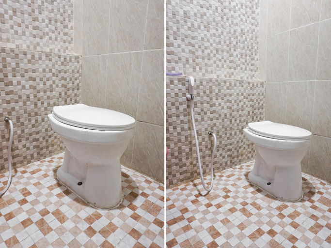 Bathroom, Hotel O Pondok Cahaya, Gowa