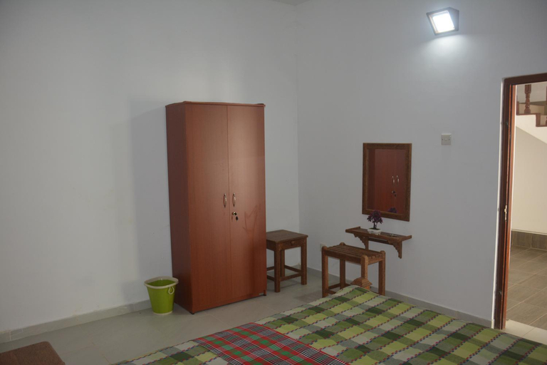 Others 2, Green White Deluxe Room, Akmeemana