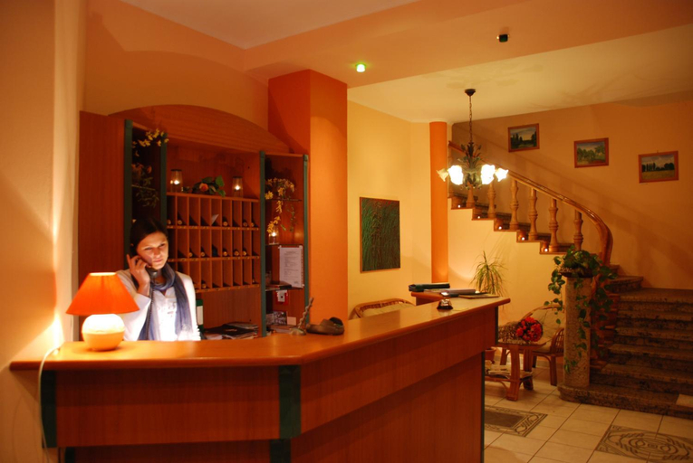 Public Area 2, Kyjovsky pivovar - hotel, restaurace, pivni lazne, Hodonín