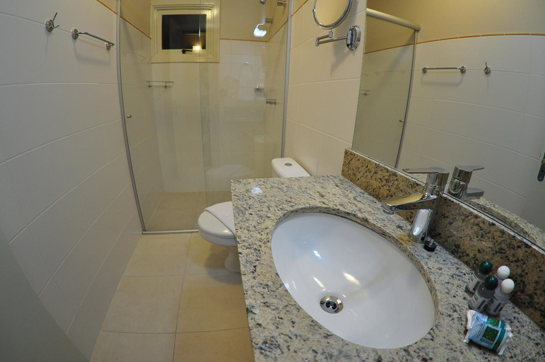 Bathroom 3, Rothenburg Hotel, Nova Palma