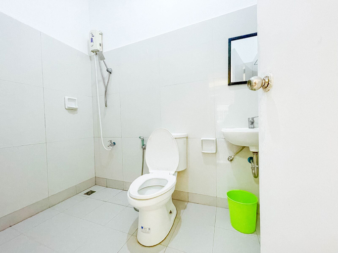 Bathroom 3, Agbing Seaside View Resort Puerto Galera powered by Cocotel, Puerto Galera