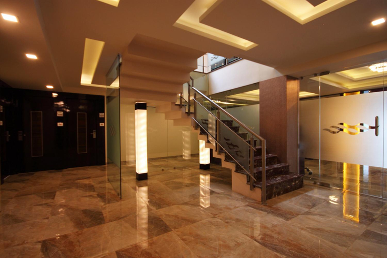 Public Area 2, Hotel Furaat Inn, Ahmadabad