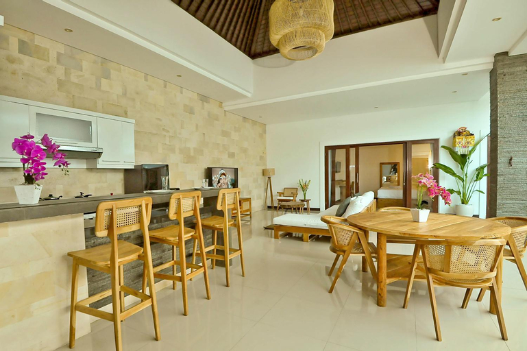 Dining Room 17
