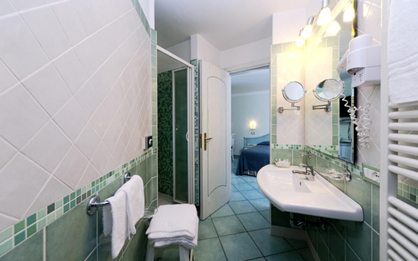 Bathroom 4, Bellevue Benessere & Relax, Napoli
