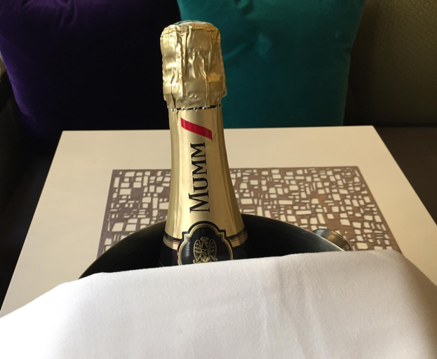 Food & Drinks 4, Hotel le Dauphin, Hauts-de-Seine