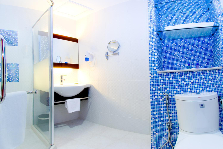 Bathroom 5, Celyn Hotel @ City Mall, Kota Kinabalu