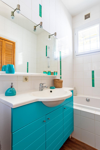 Bathroom, Villa a 2 pas de la plage, Gironde