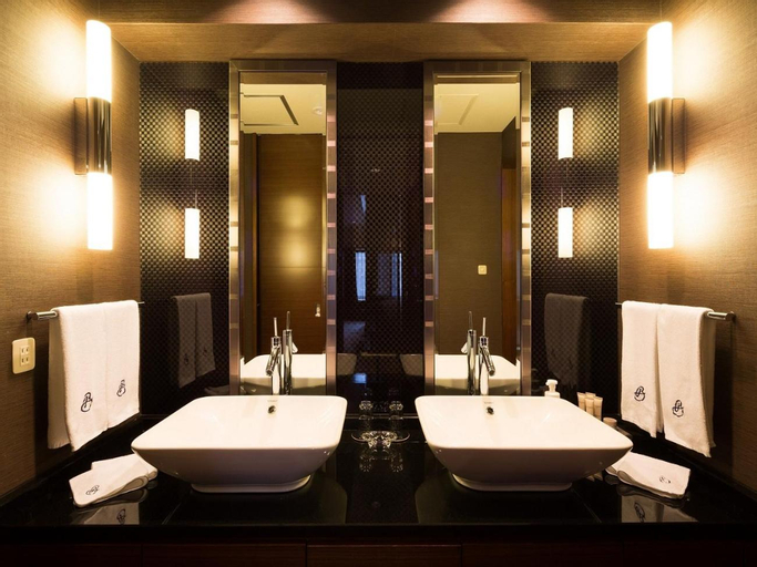 Bathroom 22