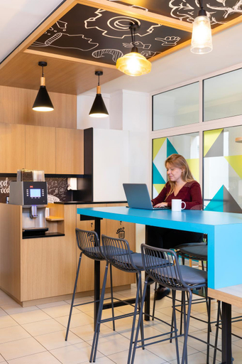 Food & Drinks 5, Adagio Access Paris Vanves Porte De Versailles Aparthotel, Hauts-de-Seine