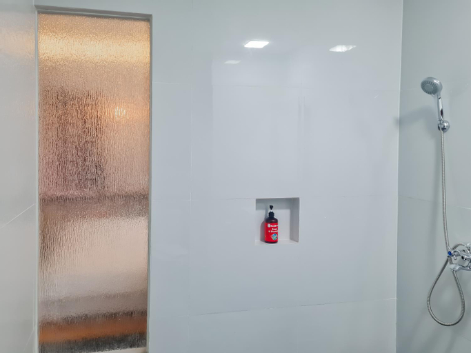 Bathroom 7