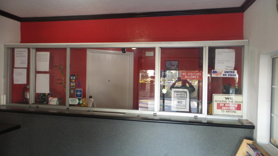 Public Area 2, Budget Inn Motel, Los Angeles