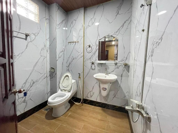 Bathroom 3, Hoang Gia Hotel Binh Duong by Bay Luxury, Thủ Dầu Một