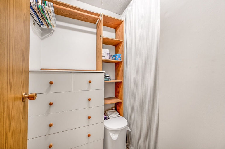 Bathroom 3, Lakeside Condo w Large Outdoor Space, Central Okanagan