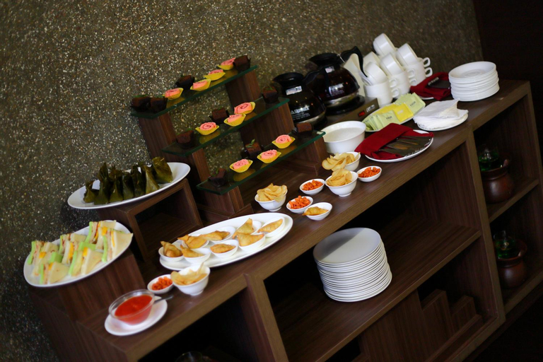 Food & Drinks