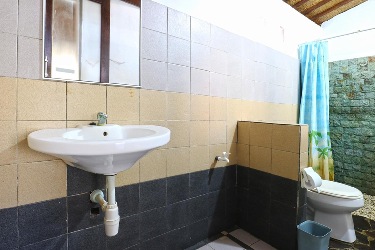 Bathroom 12