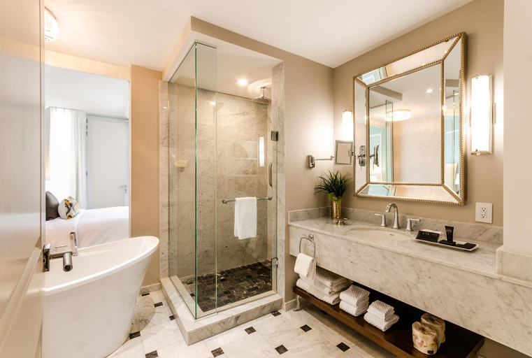 Bathroom 4, Hotel Birks Montreal, Montréal