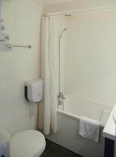 Bathroom 3, Hôtel Aerel Aéroport Blagnac, Haute-Garonne